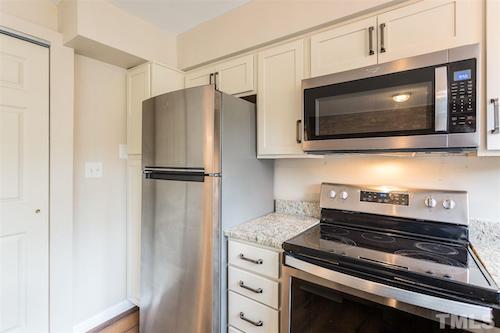 Kitchen w/Stainless Steel Appliances