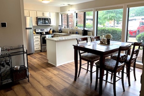 Kitchen & Dining area