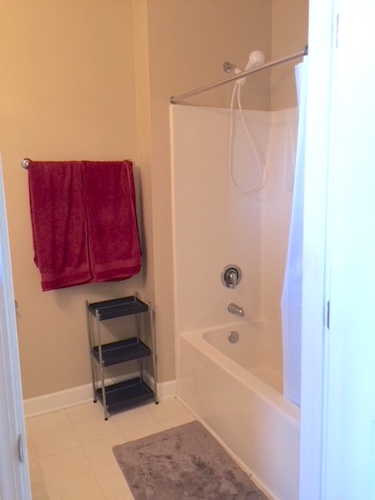 Bathroom tub/shower